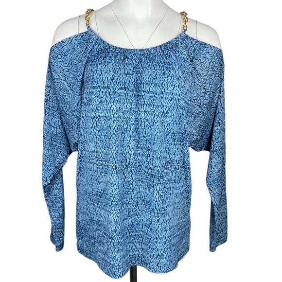 Cold Shoulder Chain Top - Picture 3 of 5